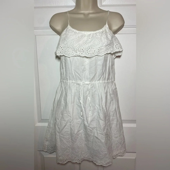 Forever 21 Girls White Eyelet Lace Dress - Picture 1 of 3